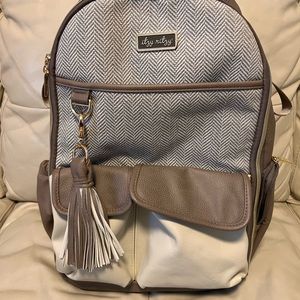 Itsy Ritsy Boss Backpack™ Diaper Bag in Vanilla Latte